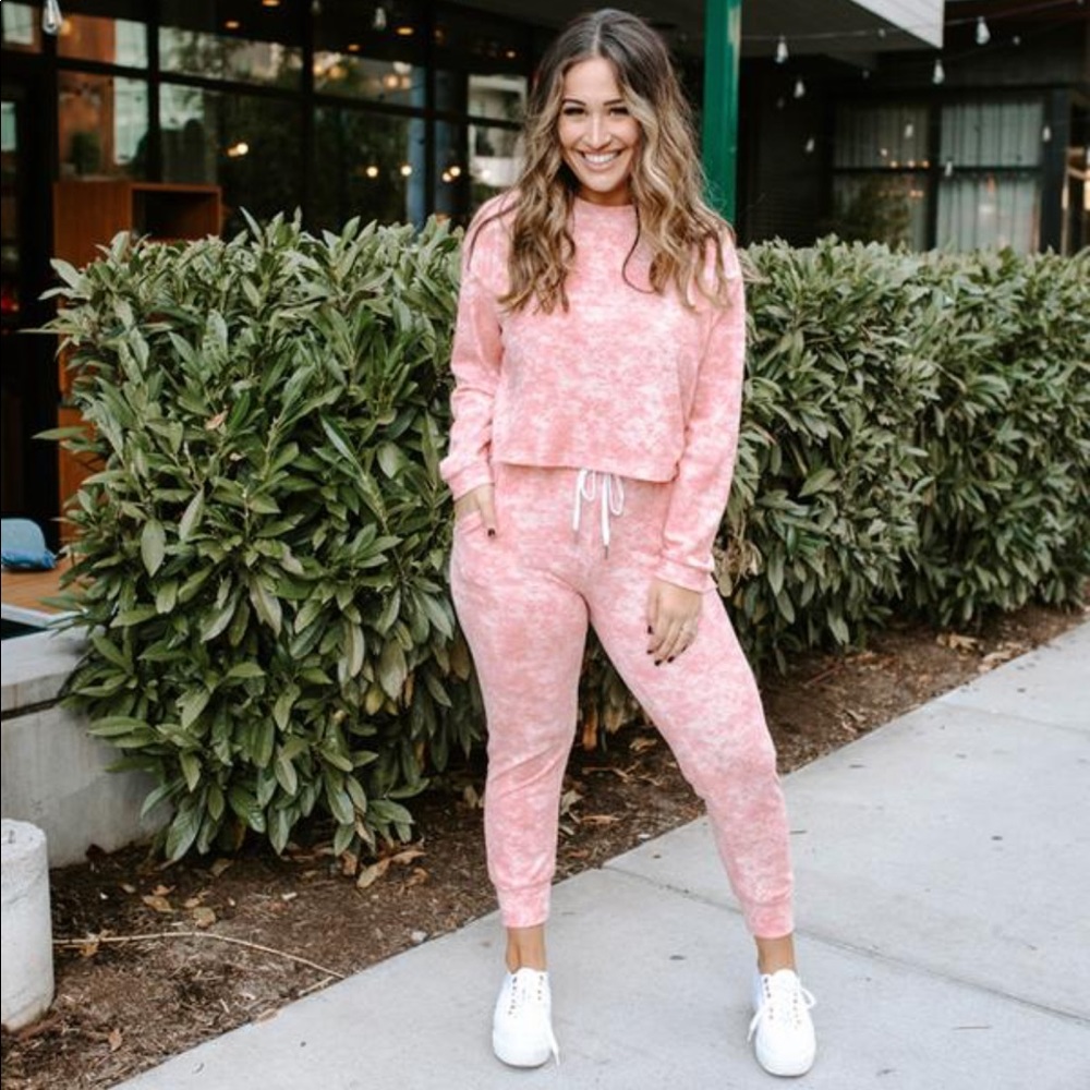 Kittenish Dreamer Blush Tie Dye Set